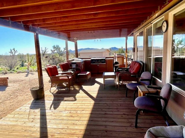 21422 S Appaloosa Road, Yucca, AZ 86438