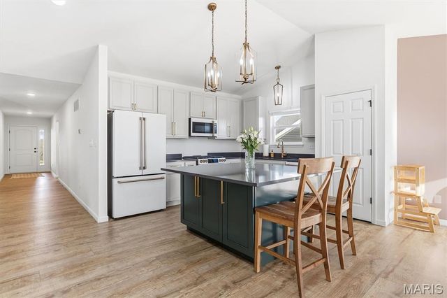 17513 Wyman Ridge Drive, Eureka, MO 63025