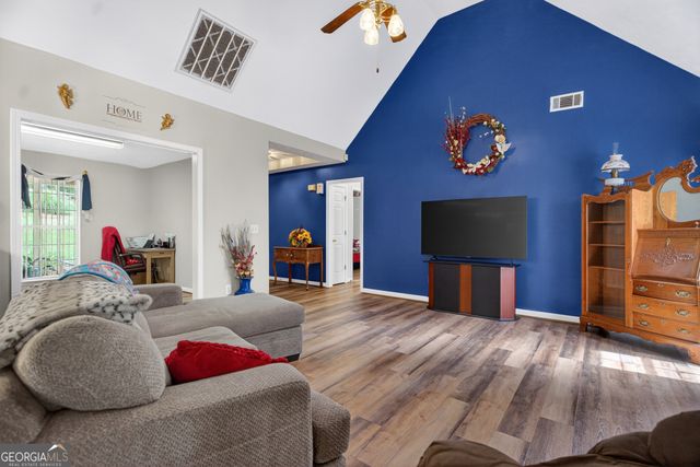 210 Old Pond Road, Lagrange, GA 30241