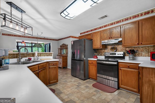 210 Old Pond Road, Lagrange, GA 30241