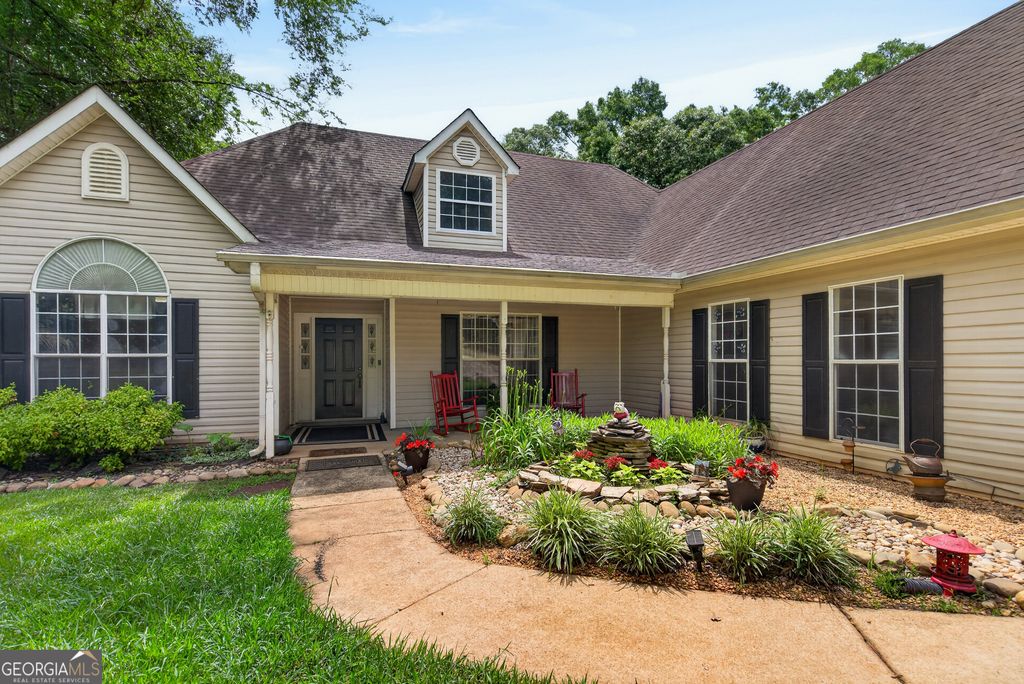 210 Old Pond Road, Lagrange, GA 30241
