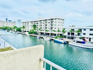 3522 NE 171st St 303, North Miami Beach, FL 33160