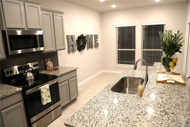 500 Oxford Lane, Troy, TX 76579