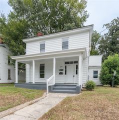 124 Wellons ST, Suffolk, VA 23434