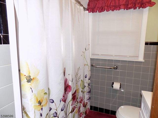 17 Garden Pl, Pequannock Twp., NJ 07444