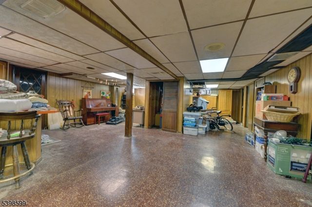 17 Garden Pl, Pequannock Twp., NJ 07444