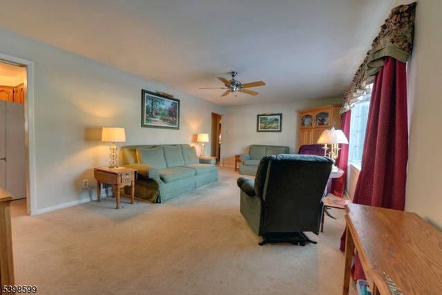 17 Garden Pl, Pequannock Twp., NJ 07444