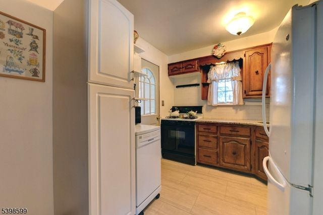 17 Garden Pl, Pequannock Twp., NJ 07444