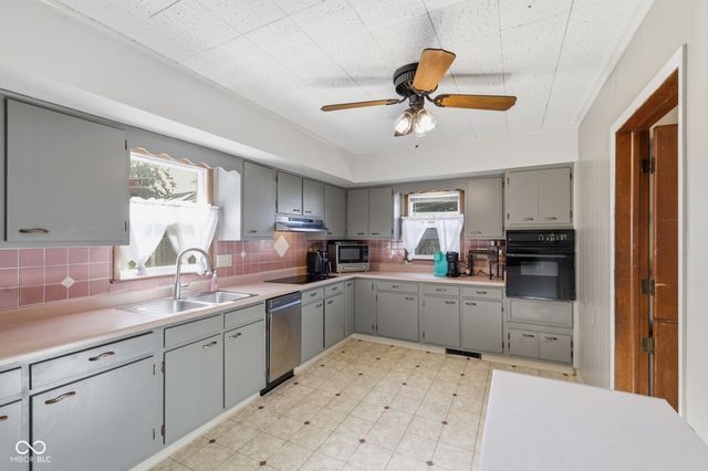 20 W Locust Street, Shelbyville, IN 46176