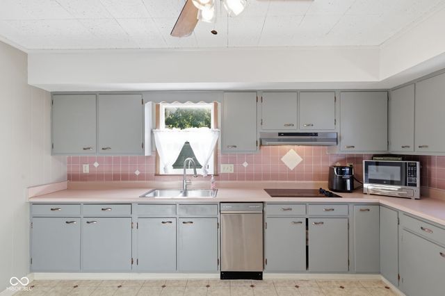20 W Locust Street, Shelbyville, IN 46176