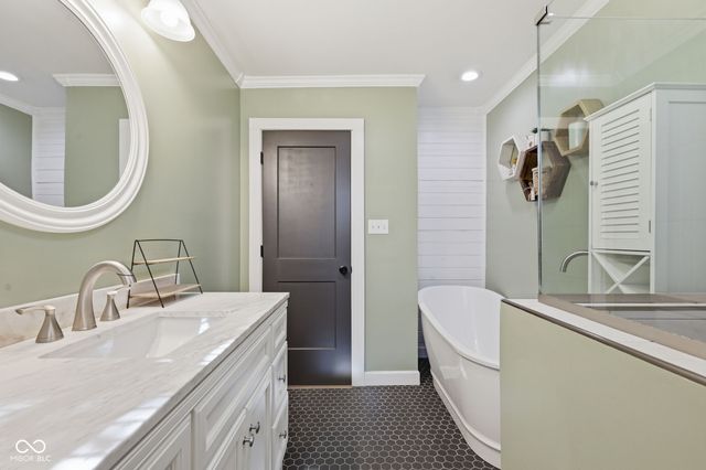 20 W Locust Street, Shelbyville, IN 46176