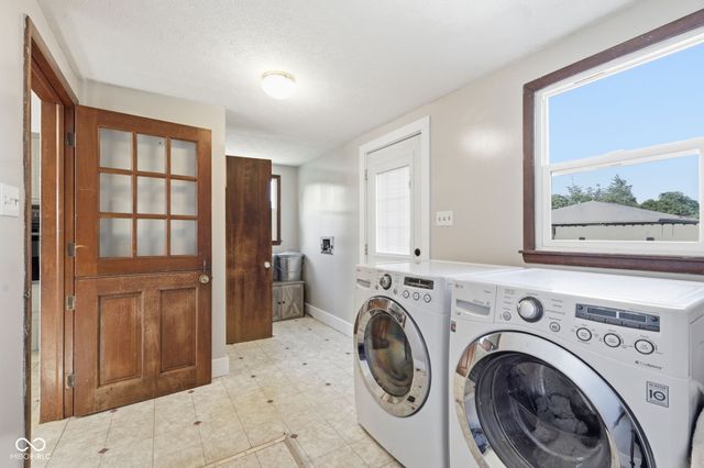 20 W Locust Street, Shelbyville, IN 46176
