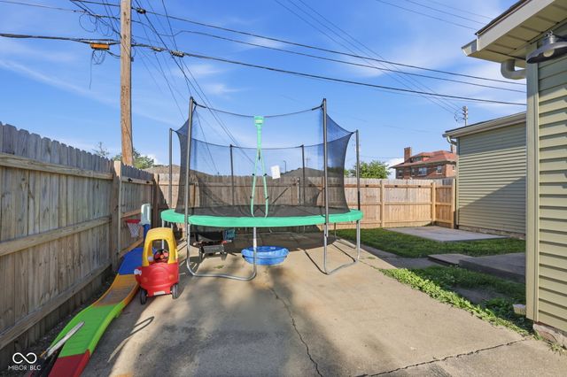 20 W Locust Street, Shelbyville, IN 46176
