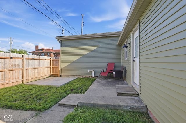 20 W Locust Street, Shelbyville, IN 46176