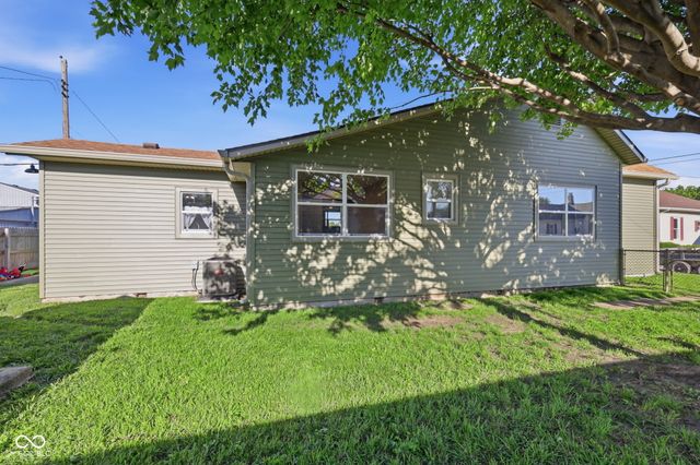 20 W Locust Street, Shelbyville, IN 46176
