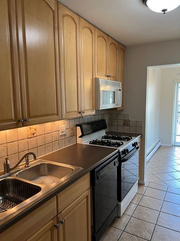 1106 S New Wilke Road 209, Arlington Heights, IL 60005