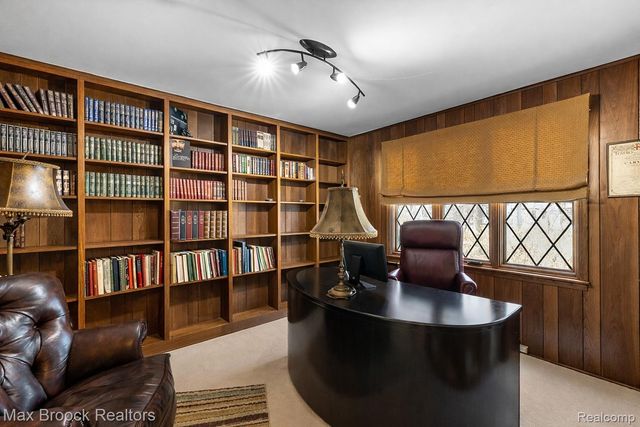 1319 Charrington Road, Bloomfield Hills, MI 48301