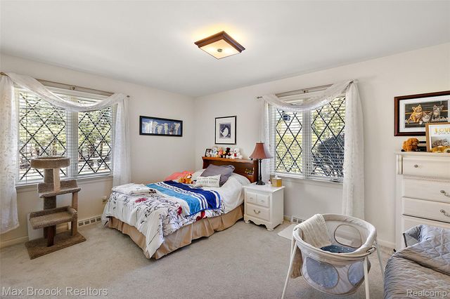 1319 Charrington Road, Bloomfield Hills, MI 48301