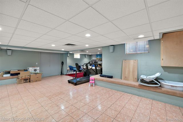 1319 Charrington Road, Bloomfield Hills, MI 48301