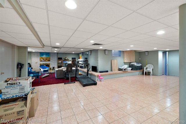 1319 Charrington Road, Bloomfield Hills, MI 48301