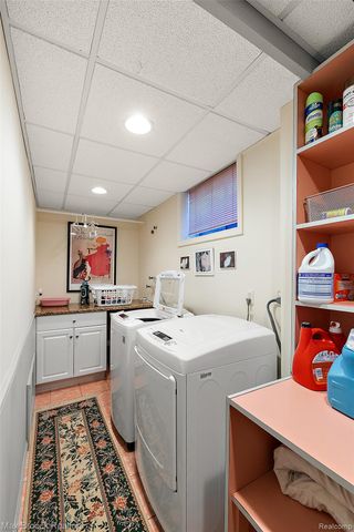 1319 Charrington Road, Bloomfield Hills, MI 48301