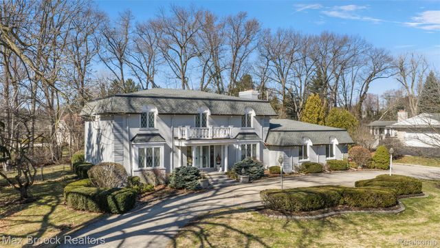 1319 Charrington Road, Bloomfield Hills, MI 48301
