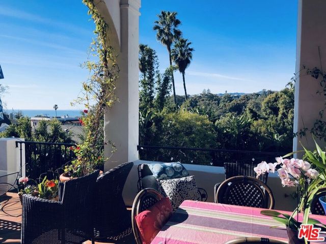 242 MABERY Road, Santa Monica, CA 90402