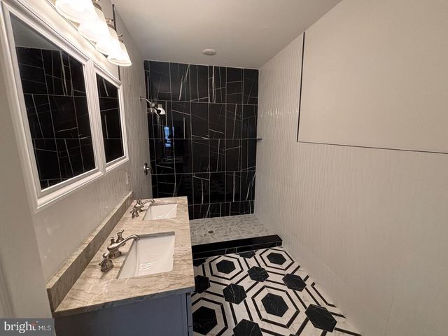 6723 N CARLISLE ST, Philadelphia, PA 19126
