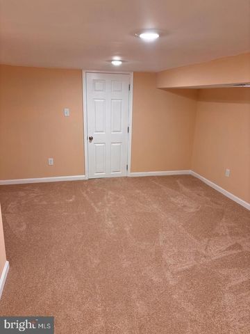 6723 N CARLISLE ST, Philadelphia, PA 19126