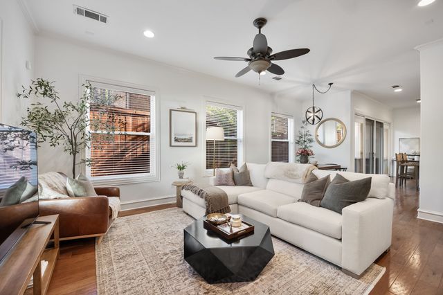 2623 N Garrett Avenue, Dallas, TX 75206