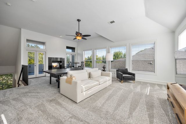 2623 N Garrett Avenue, Dallas, TX 75206