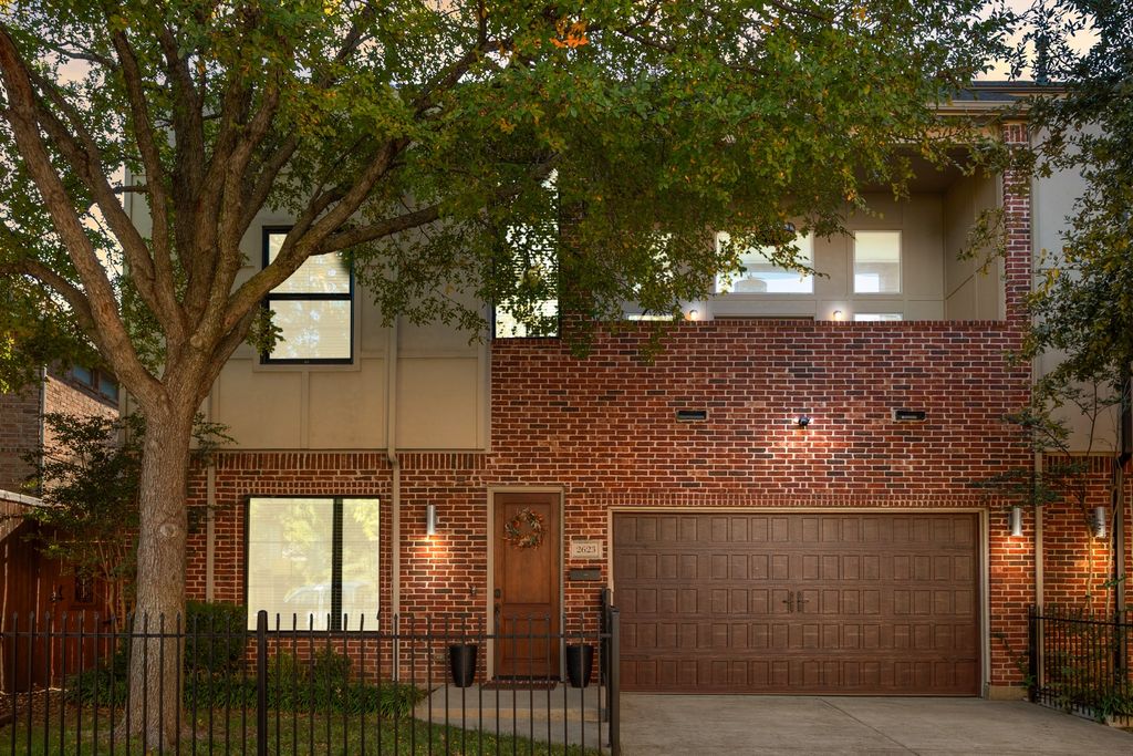 2623 N Garrett Avenue, Dallas, TX 75206