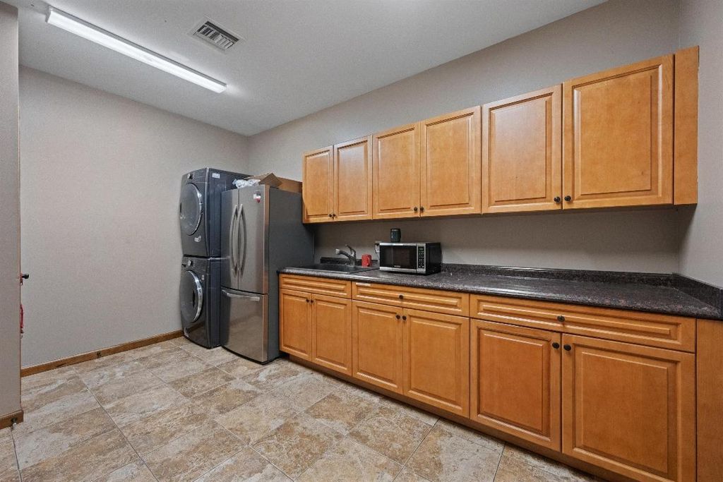 Image 10 of property listing at 14410 Equestrian Way, Wellington, FL 33414