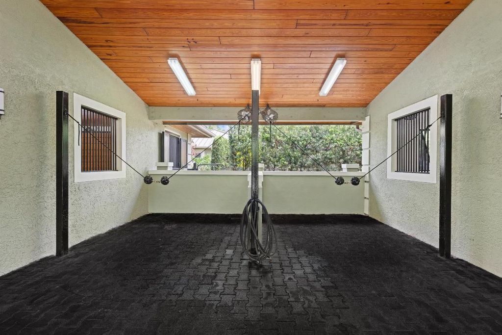 Image 16 of property listing at 14410 Equestrian Way, Wellington, FL 33414