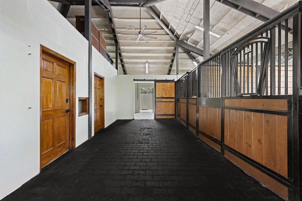 Image 18 of property listing at 14410 Equestrian Way, Wellington, FL 33414