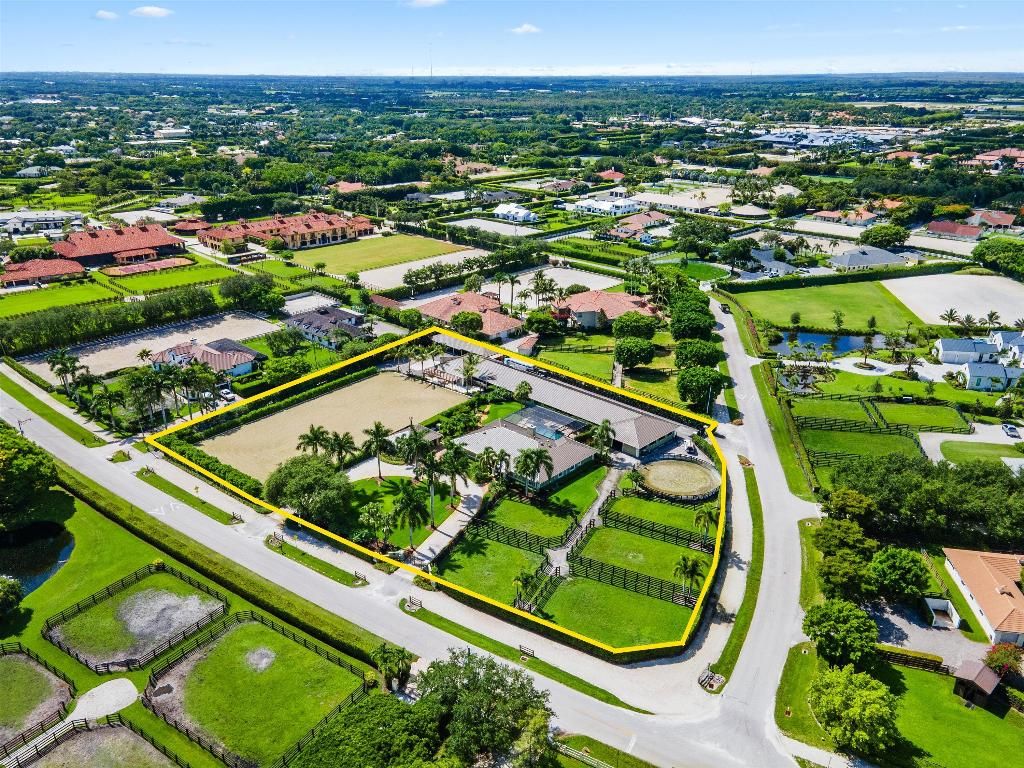 Image 31 of property listing at 14410 Equestrian Way, Wellington, FL 33414