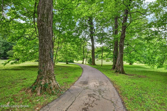 115 Tuliphurst Dr, Pewee Valley, KY 40056