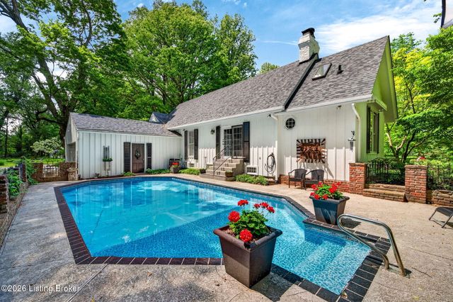 115 Tuliphurst Dr, Pewee Valley, KY 40056
