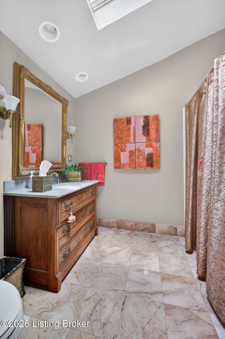 115 Tuliphurst Dr, Pewee Valley, KY 40056