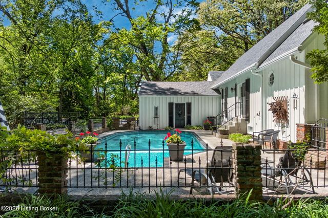 115 Tuliphurst Dr, Pewee Valley, KY 40056