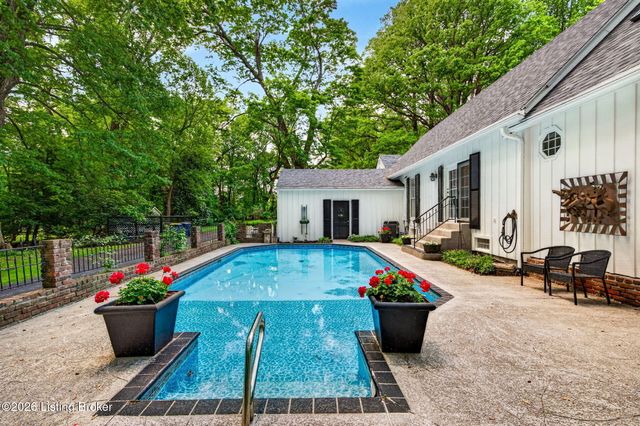 115 Tuliphurst Dr, Pewee Valley, KY 40056