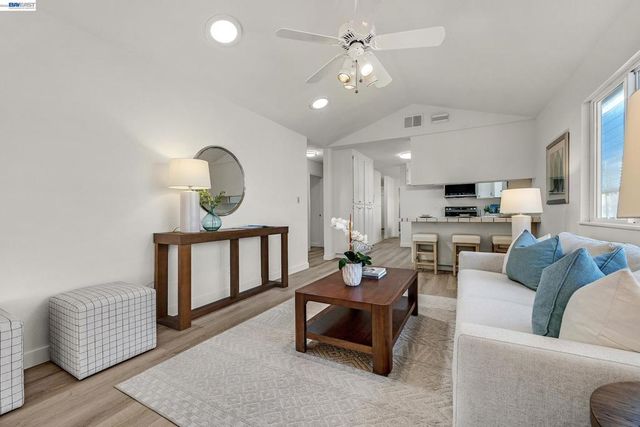5195 Camino Alta Mira, Castro Valley, CA 94546