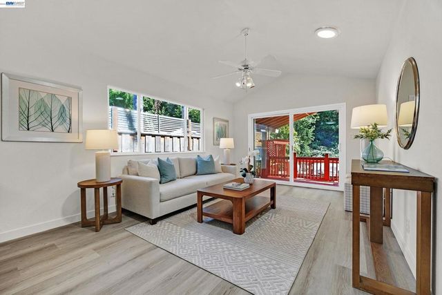 5195 Camino Alta Mira, Castro Valley, CA 94546