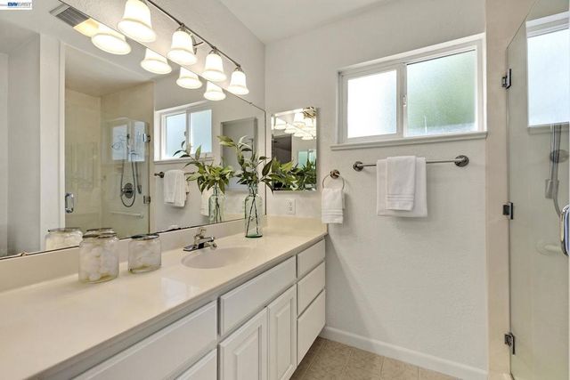 5195 Camino Alta Mira, Castro Valley, CA 94546