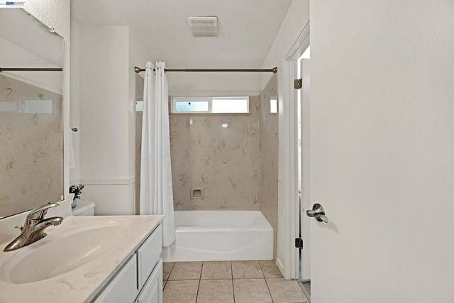 5195 Camino Alta Mira, Castro Valley, CA 94546