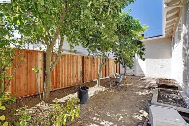 5195 Camino Alta Mira, Castro Valley, CA 94546