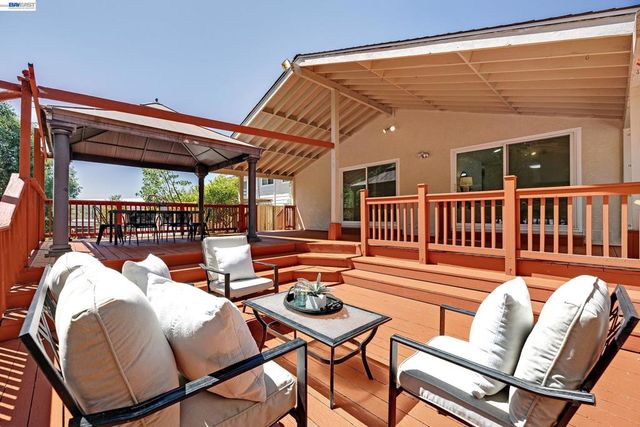 5195 Camino Alta Mira, Castro Valley, CA 94546