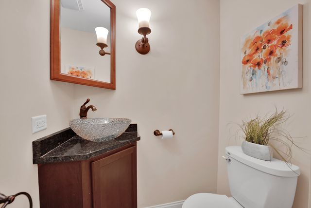 2014 W Hopkins Place, Chicago, IL 60643