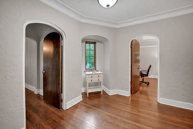 2014 W Hopkins Place, Chicago, IL 60643