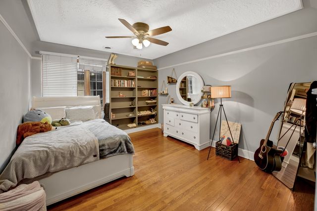 2014 W Hopkins Place, Chicago, IL 60643